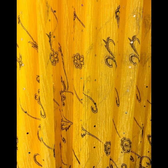 Woman Full Length very pretty skirt - Picture 4 of 6